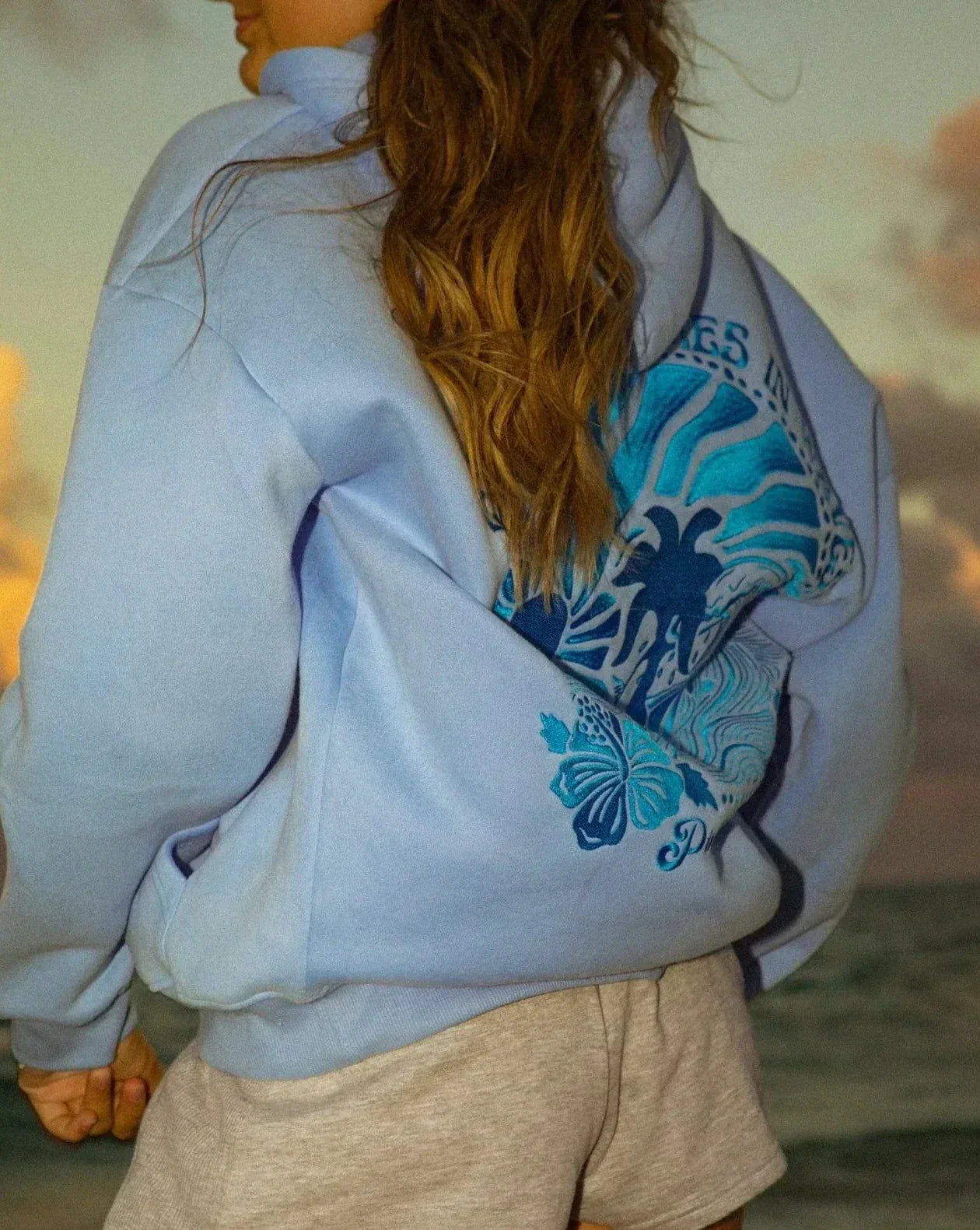 Tatum - Tropical living hoodie